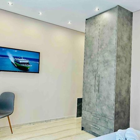 Port Twins Suites No2 พีเรียส ภายนอก รูปภาพ