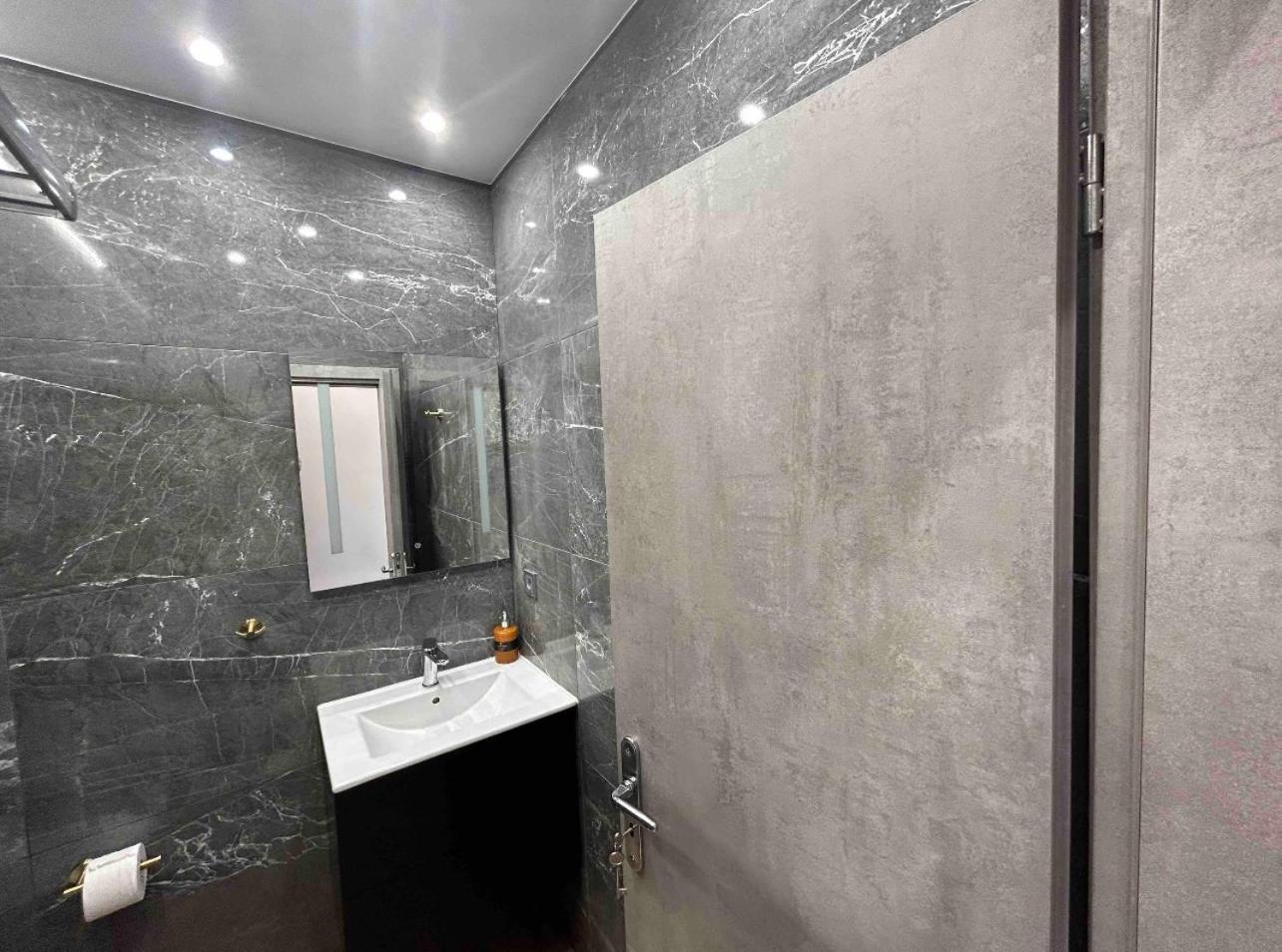 Port Twins Suites No2 พีเรียส ภายนอก รูปภาพ
