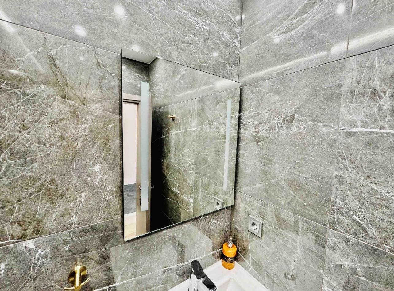 Port Twins Suites No2 พีเรียส ภายนอก รูปภาพ